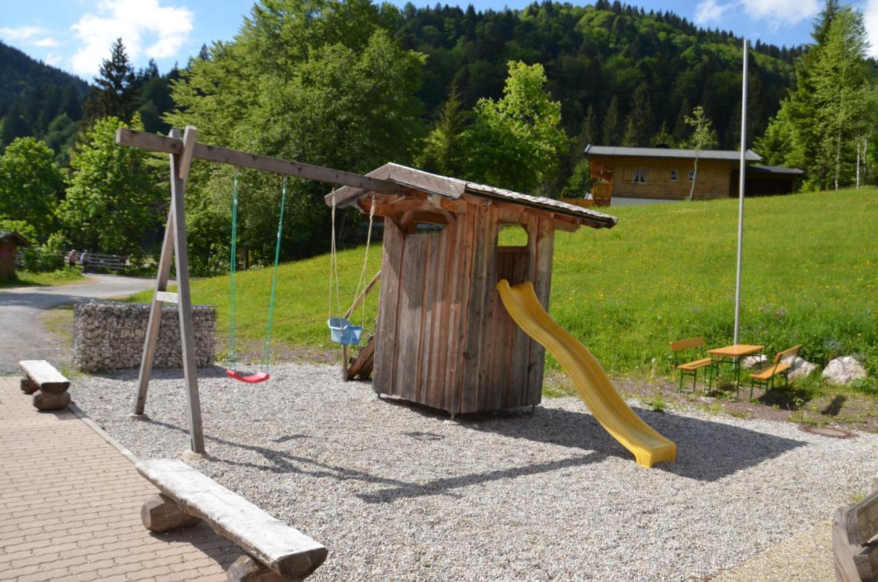 Heustubn Ferienwohnungen Unken Bagian luar foto